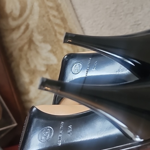 Chanel shoes - Picture 7 of 7